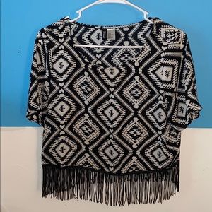 Black and White Pattern | Fringes on the Bottom